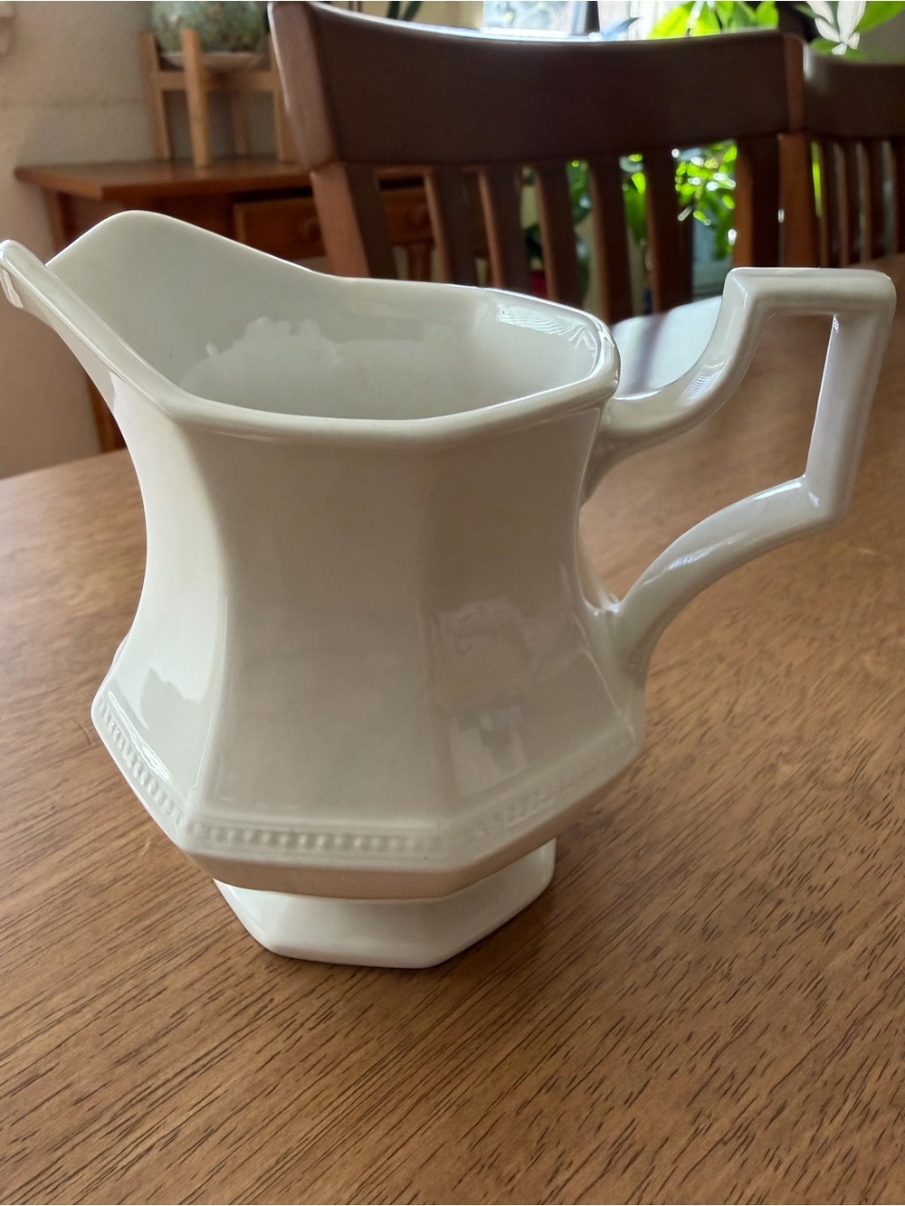 Porcelain White Geometric Creamer Pitcher - Elegant Serveware